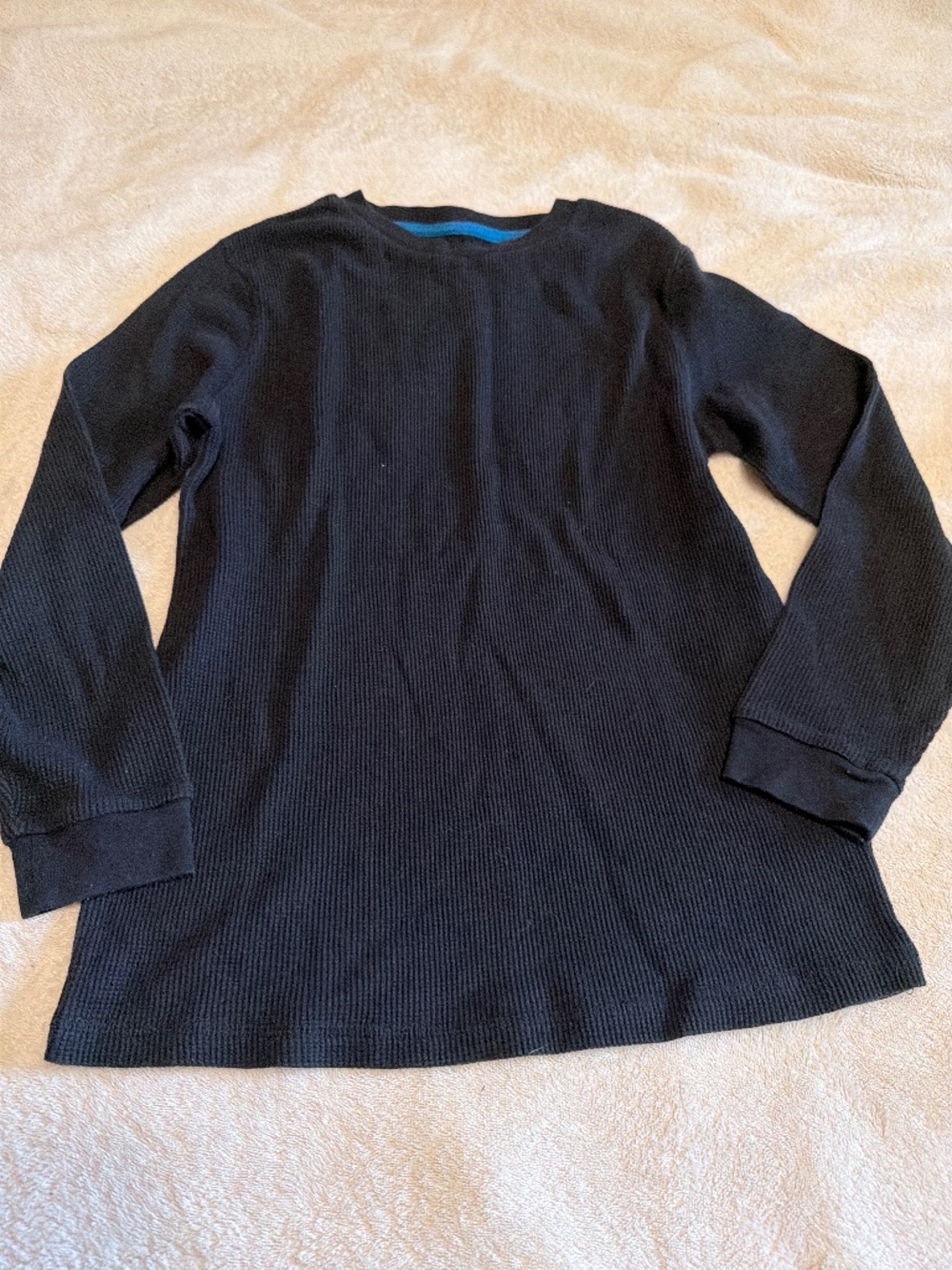 Old Navy Black Thermal Ling Sleeve Tee in size large (10-12)